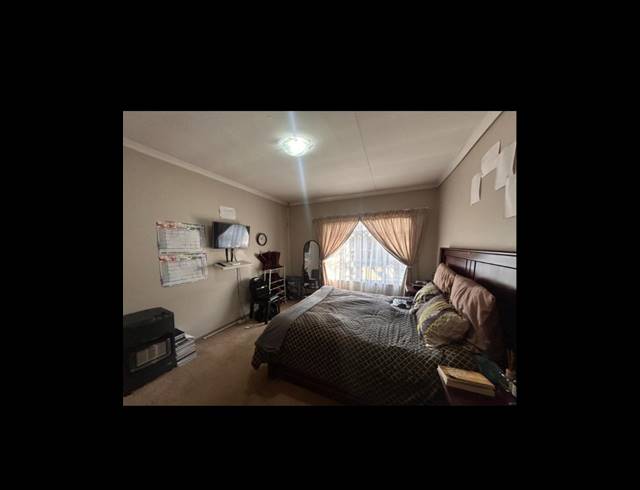 4 bed property to rent in ALLEN GROVE